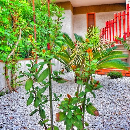 Holiday home Alle Calette Di Stazzo